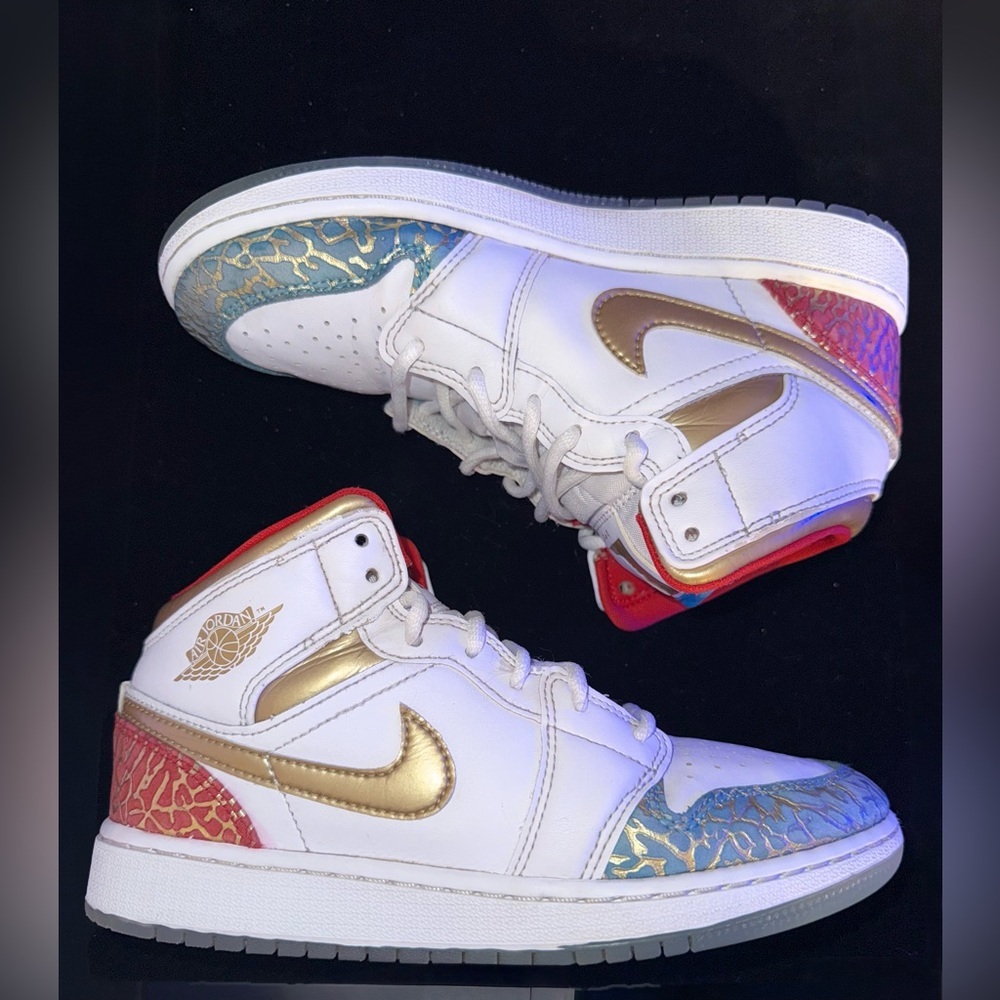 Jordan 1 Mid SE GS “1988” White/Gold/Red/Blue (FB2212-100) – Size 4Y